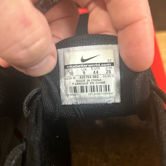 Men’s size 10 Nike tennis ultra flyknit - new w/box triple black - ultra rare! - Picture 8 of 9